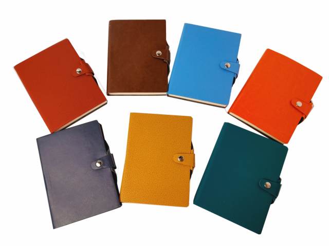 [697] Libreta broche mediana colores AA3603 - Finger